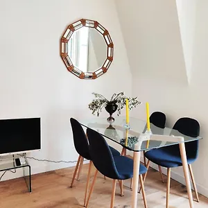 Floor Nest, Balcony Close To Sea And Old-town France